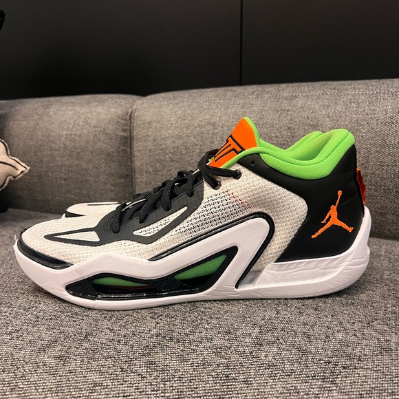 Jason Tatum’s, size 14 Men’s basketball shoe - Picture 4 of 8